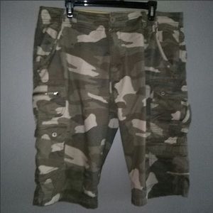 2 for $25 Camo Long Cargo Shorts Sz 34 EUC!